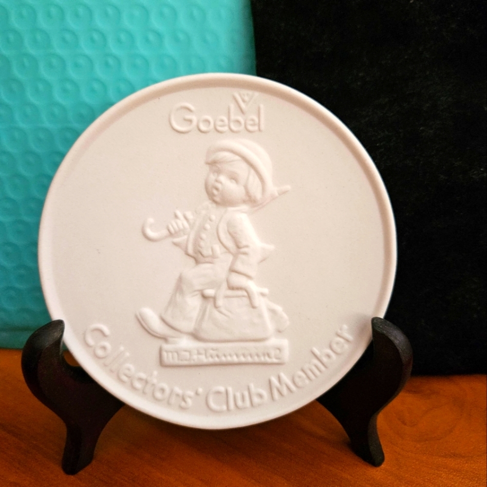 Goebel Collector's Club Member Medallion